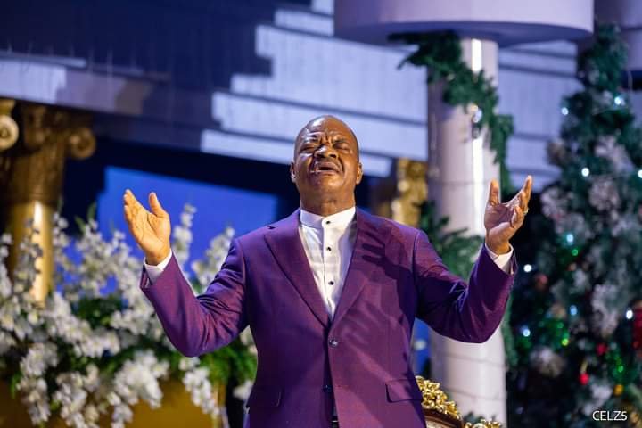 THE TOTALITY OF DIVINITY RESIDES IN ME, I AM GOD'S HANDS OF LOVE